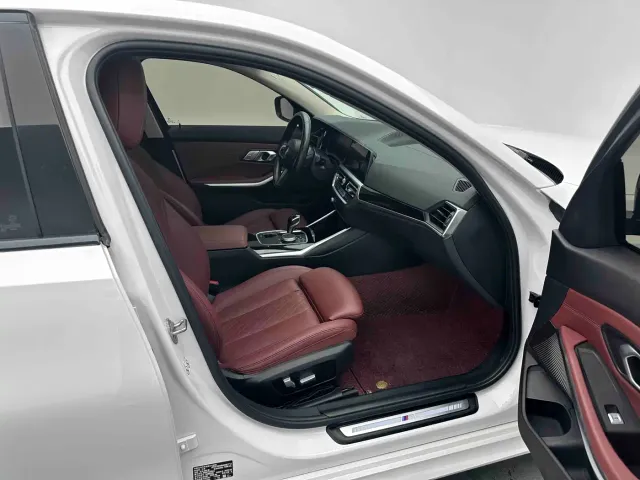 BMW 3 Series — Фото автомобиля 7