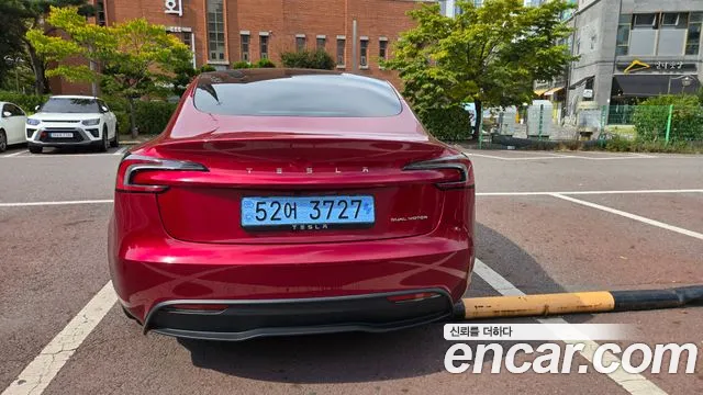 Tesla Model 3 — Фото автомобиля 6