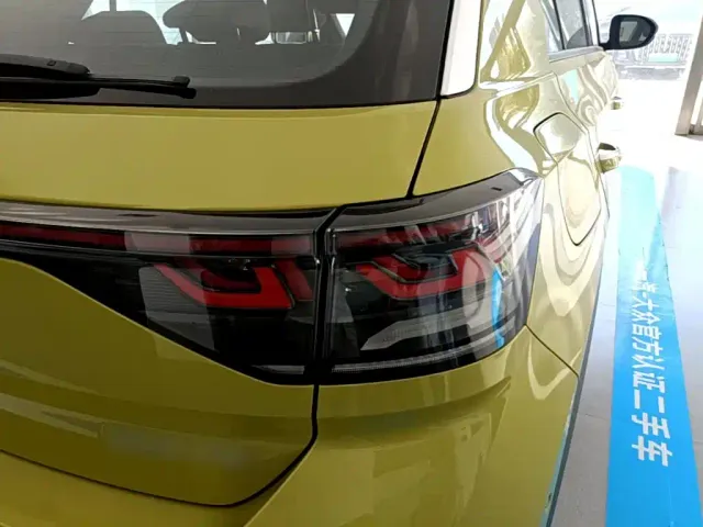 Volkswagen T-Roc — Фото автомобиля 7