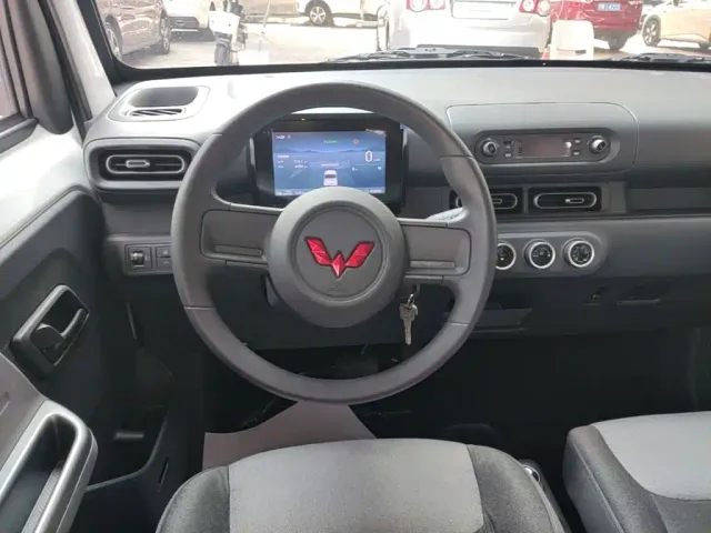 Wuling Zhiguang NEV — Фото автомобиля 10
