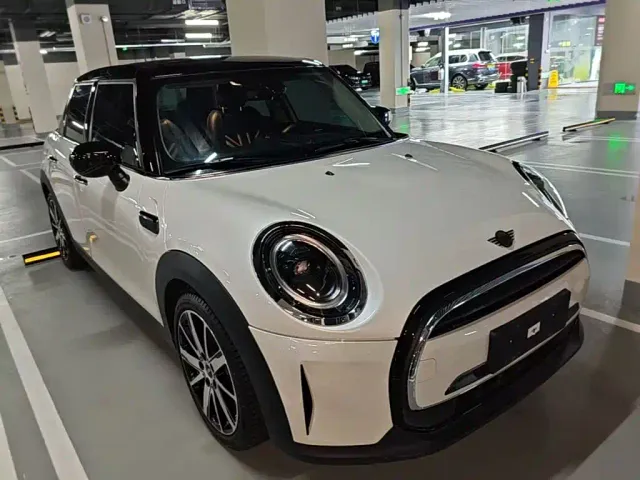MINI Hatch — Фото автомобиля 3
