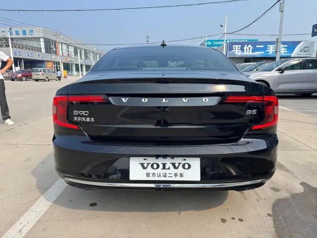 Volvo S90 — Фото автомобиля 8