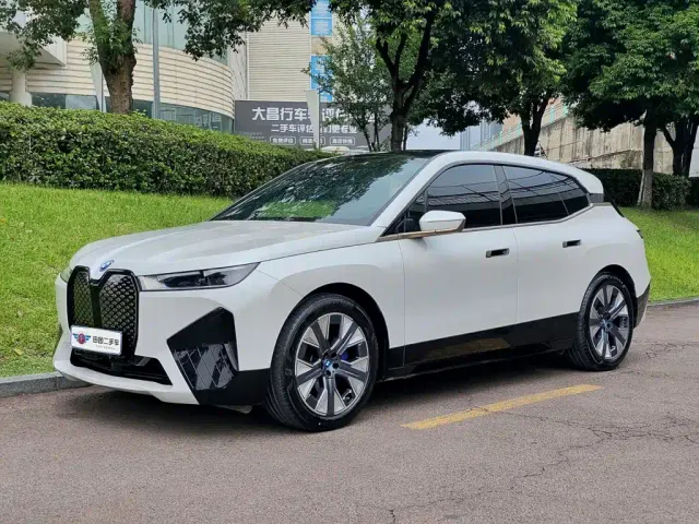 Фотография автомобиля — BMW iX