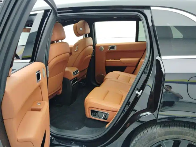 Li Auto L7 — Фото автомобиля 11