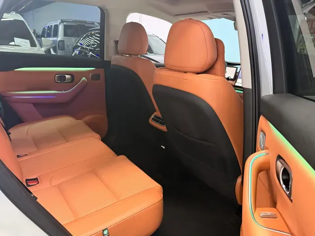 Leapmotor C10 — Фото автомобиля 9