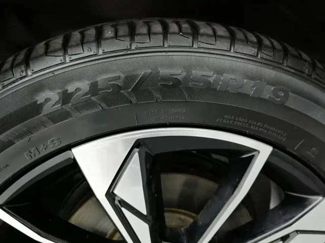 Roewe RX5 — Фото автомобиля 24