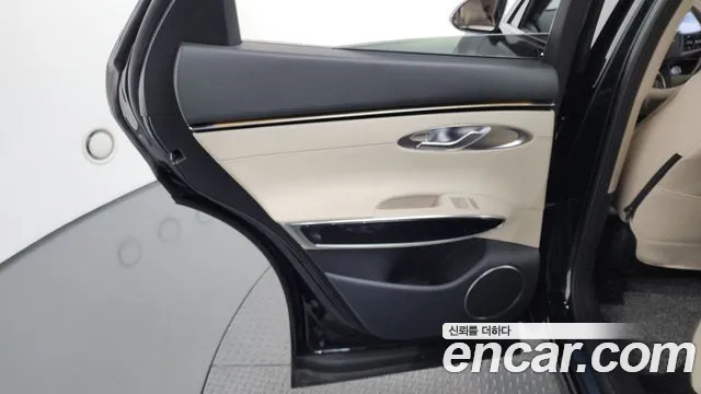 Genesis GV70 2.5T Бензин 2WD — Фото автомобиля 23