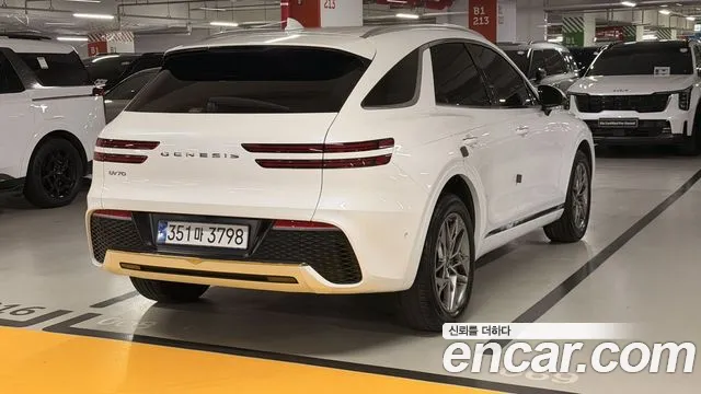 Genesis GV70 — Фото автомобиля 2