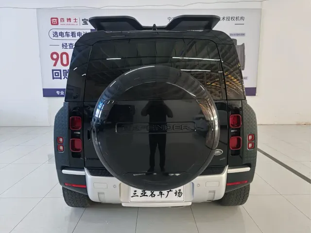 Land Rover Defender — Фото автомобиля 7