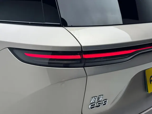 Nio ES8 — Фото автомобиля 6