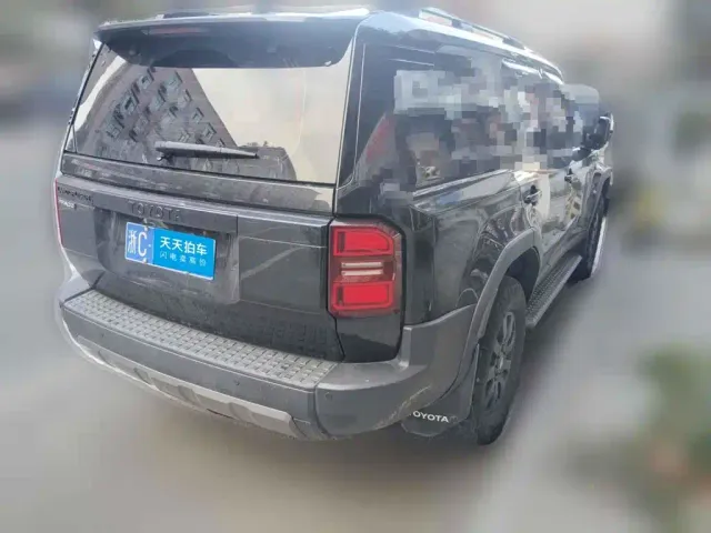 Toyota Prado — Фото автомобиля 2