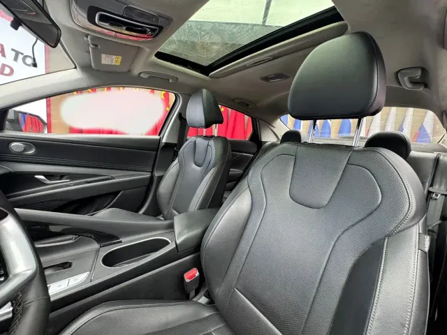 Hyundai Elantra — Фото автомобиля 9