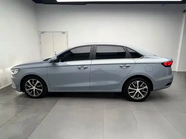 Geely Emgrand — Фото автомобиля 8