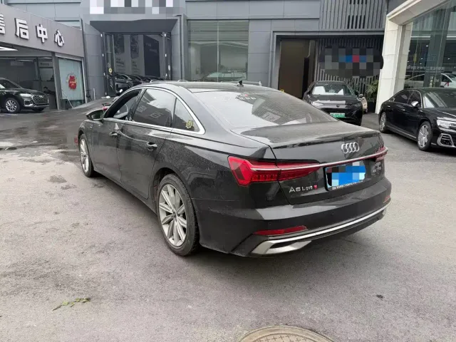 Audi A6L — Фото автомобиля 9