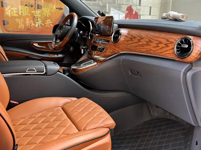 Mercedes-Benz V-Class — Фото автомобиля 12
