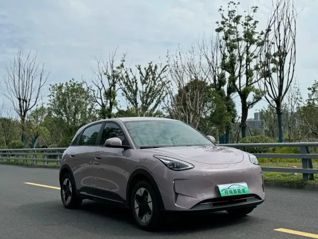 Geely Galaxy Starry Wish 2025 UP 410km Explorer Edition — Фото автомобиля 6