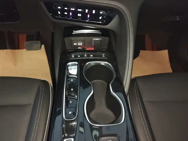 Buick Envision Plus — Фото автомобиля 13