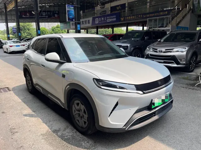 BYD Yuan UP — Фото автомобиля 3