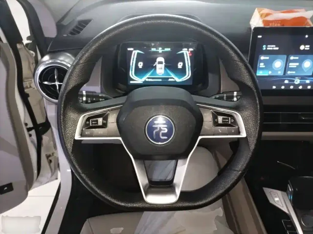 BYD Yuan Pro — Фото автомобиля 10