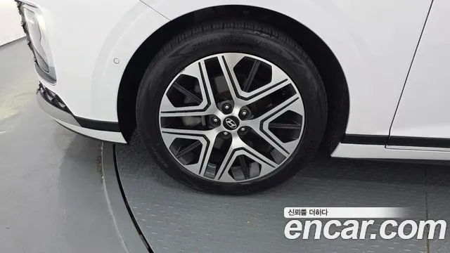 Hyundai Grandeur GN7 — Фото автомобиля 5