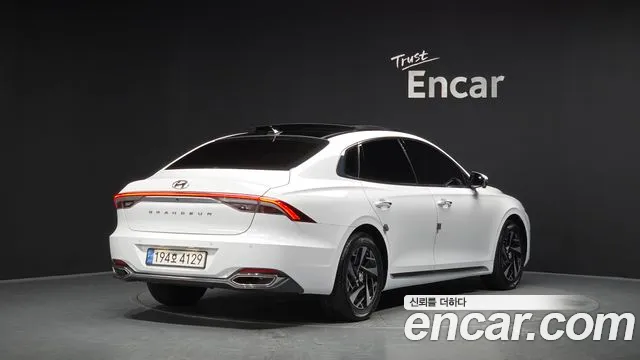Hyundai Grandeur — Фото автомобиля 2