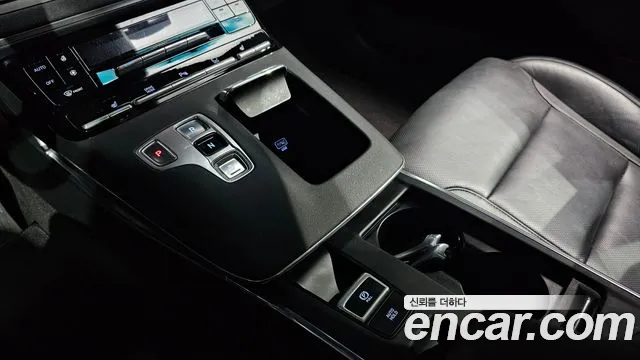 Hyundai Grandeur (New) Hybrid — Фото автомобиля 12