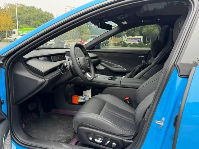 Xiaomi SU7 — Фото автомобиля 4