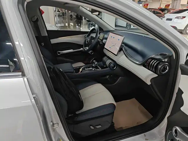BYD Yuan PLUS — Фото автомобиля 24