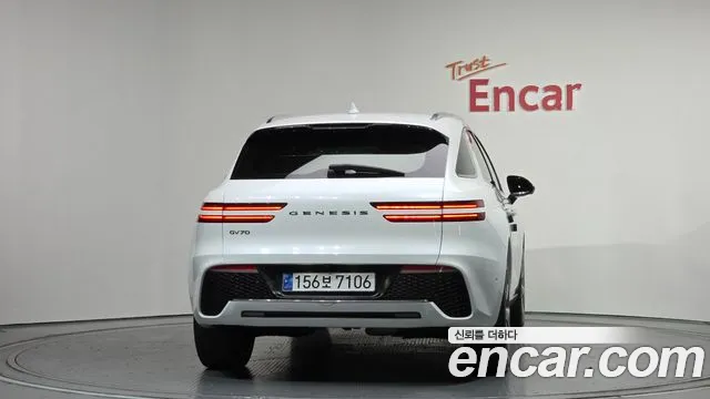 Genesis GV70 2.2 Дизель 2WD — Фото автомобиля 2