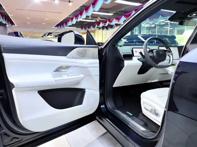 Xpeng G9 — Фото автомобиля 7