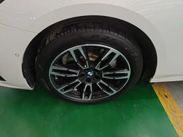 BMW 5 Series — Фото автомобиля 22