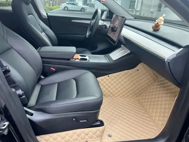Tesla Model Y — Фото автомобиля 14