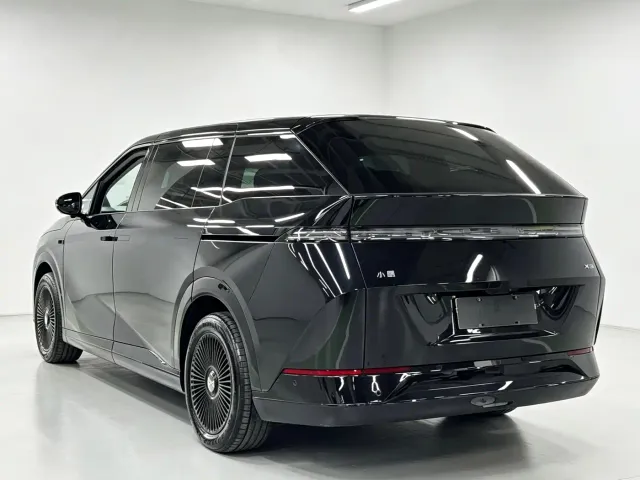 Xpeng X9 — Фото автомобиля 5