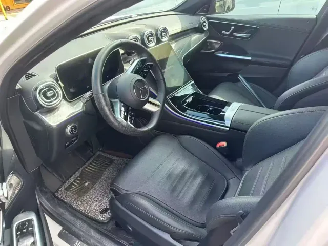 Mercedes-Benz C-Class — Фото автомобиля 3