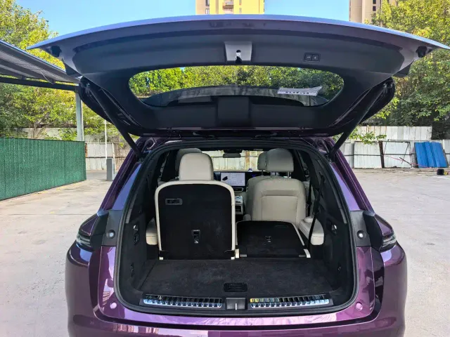 Li Auto L8 — Фото автомобиля 9