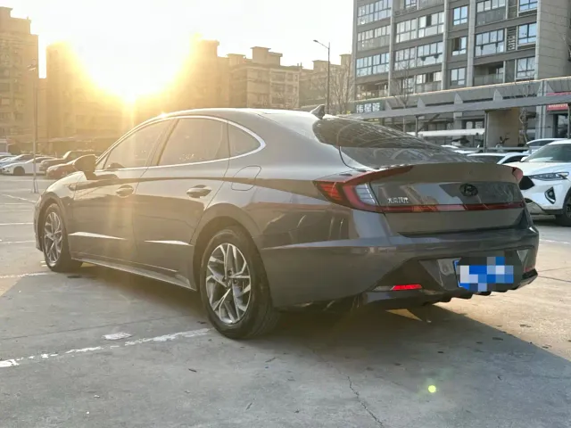 Hyundai Sonata — Фото автомобиля 14