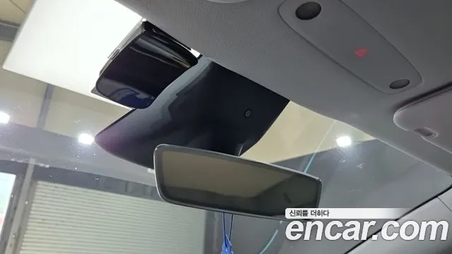Tesla Model Y — Фото автомобиля 14