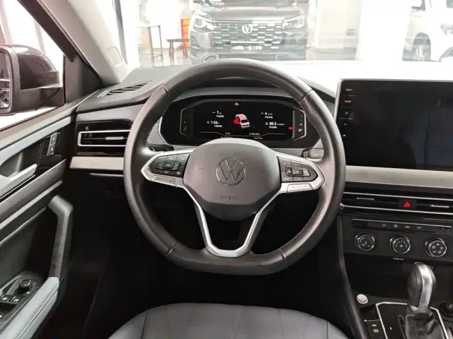 Volkswagen Lavida — Фото автомобиля 10