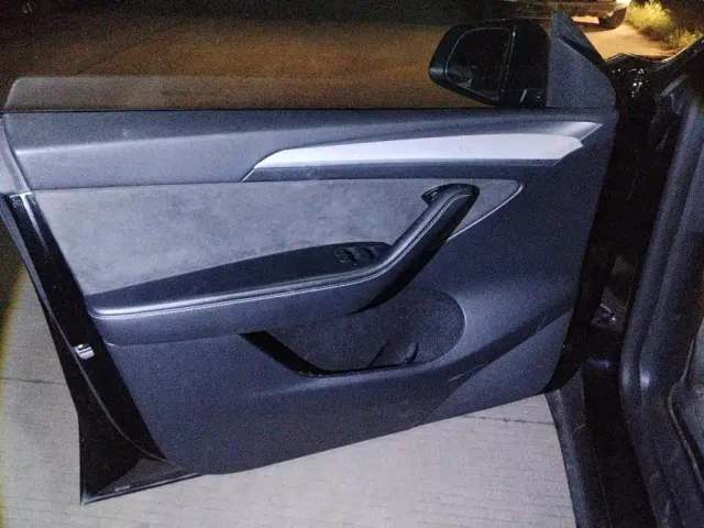 Tesla Model Y — Фото автомобиля 7