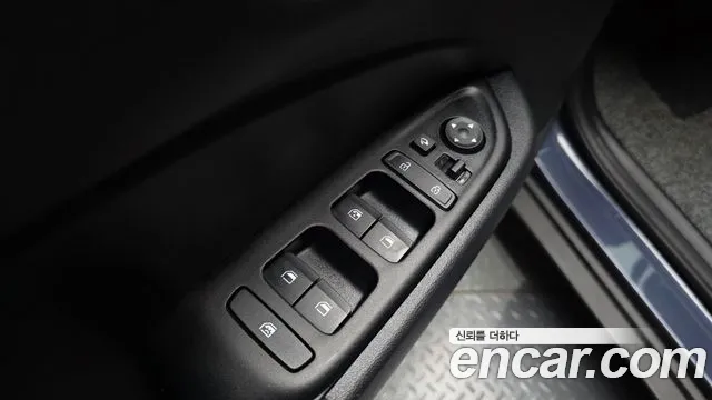 Hyundai Venue — Фото автомобиля 28