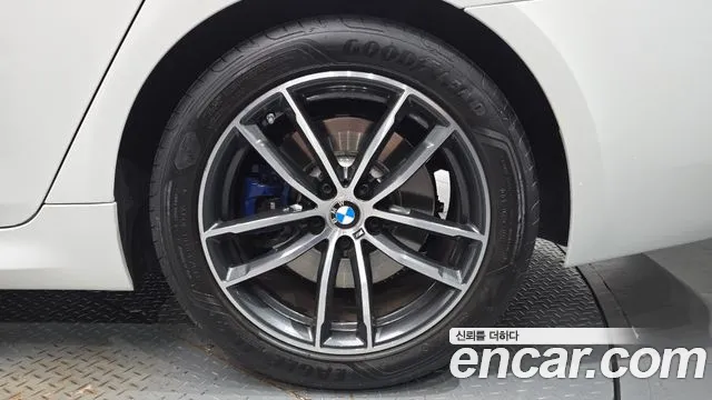 BMW 5-Series — Фото автомобиля 16