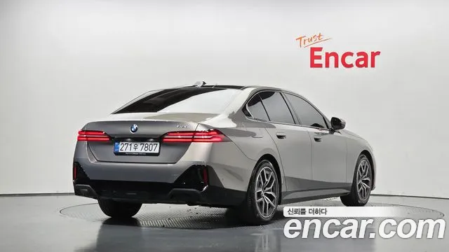 BMW 5 Series — Фото автомобиля 2