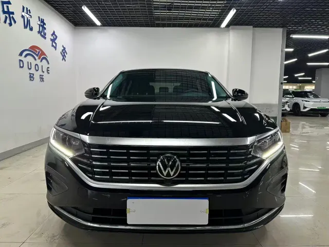 Volkswagen Passat — Фото автомобиля 2