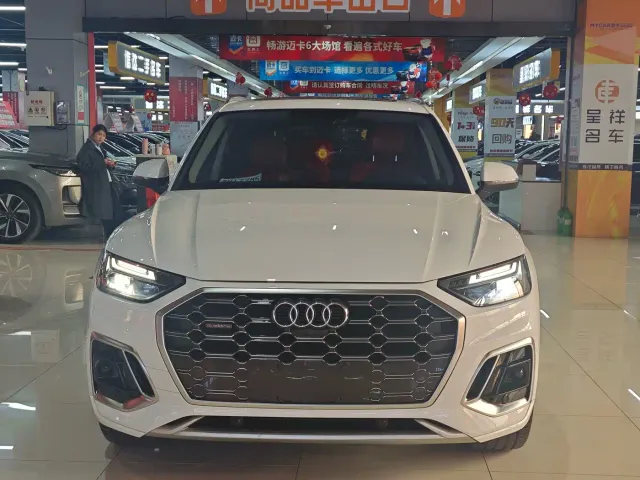 Audi Q5L — Фото автомобиля 2