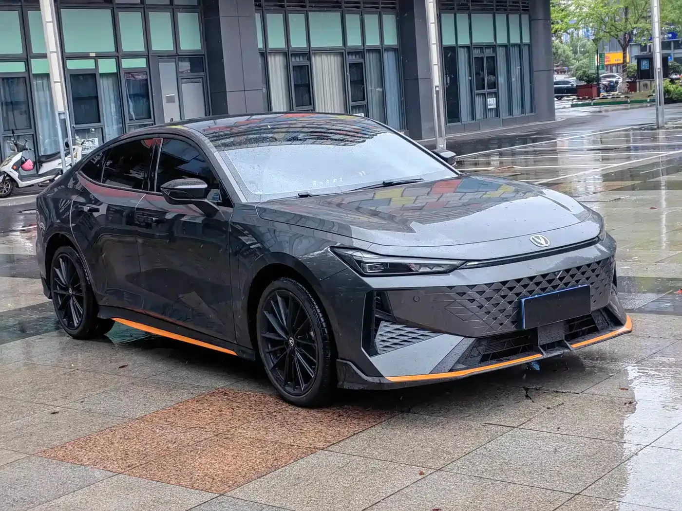 Changan Changan UNI-V 2024 1.5T Smart Pilot — Фото автомобиля 3