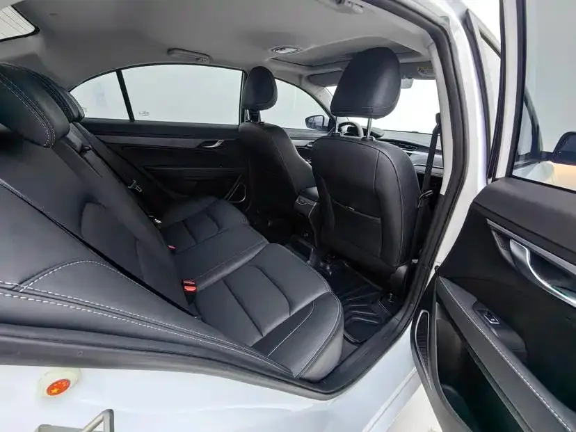 Geely Emgrand 2021 UP 1.5L CVT Luxury — Фото автомобиля 10