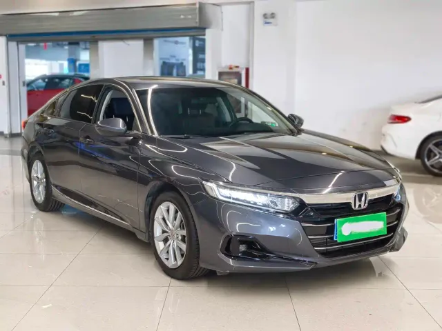Honda Accord — Фото автомобиля 3