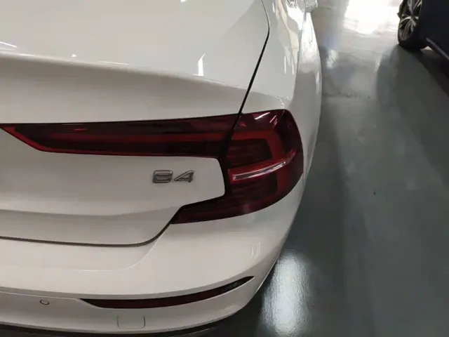 Volvo S60 — Фото автомобиля 7
