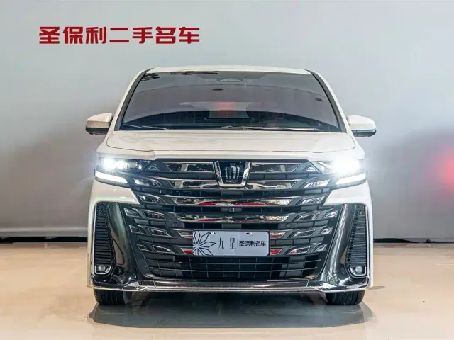 Toyota Vellfire — Фото автомобиля 2