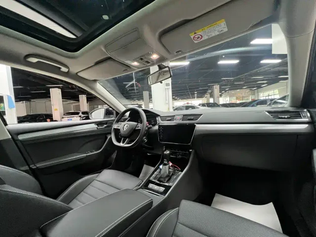 Skoda Superb — Фото автомобиля 14